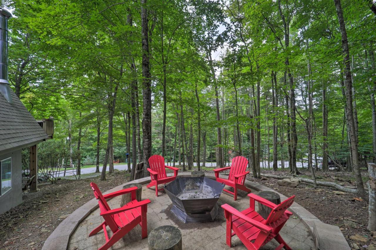 A-Frame Cabin With Hot Tub 1 Mi To Beech Mountain! Exterior photo