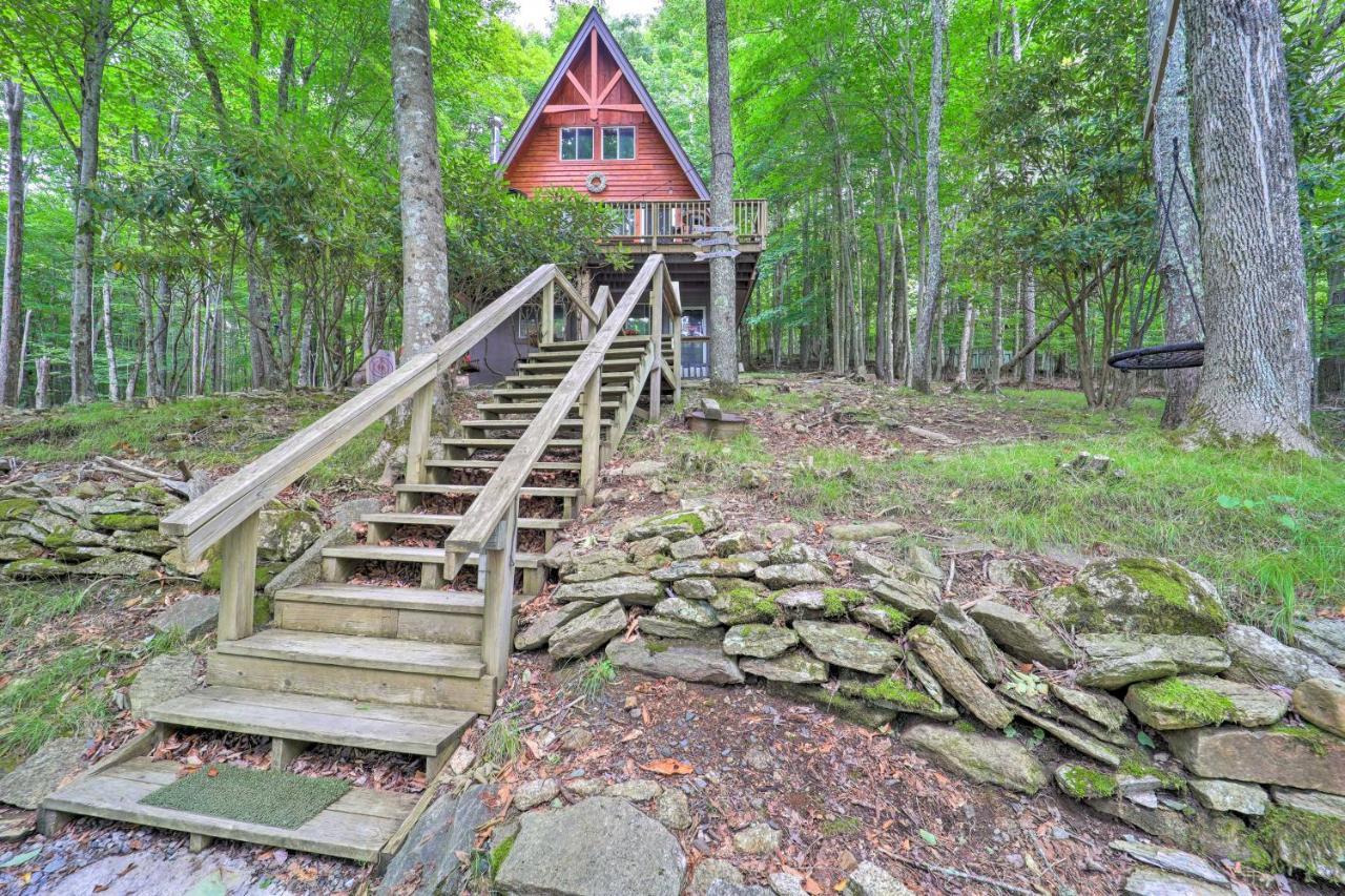 A-Frame Cabin With Hot Tub 1 Mi To Beech Mountain! Exterior photo