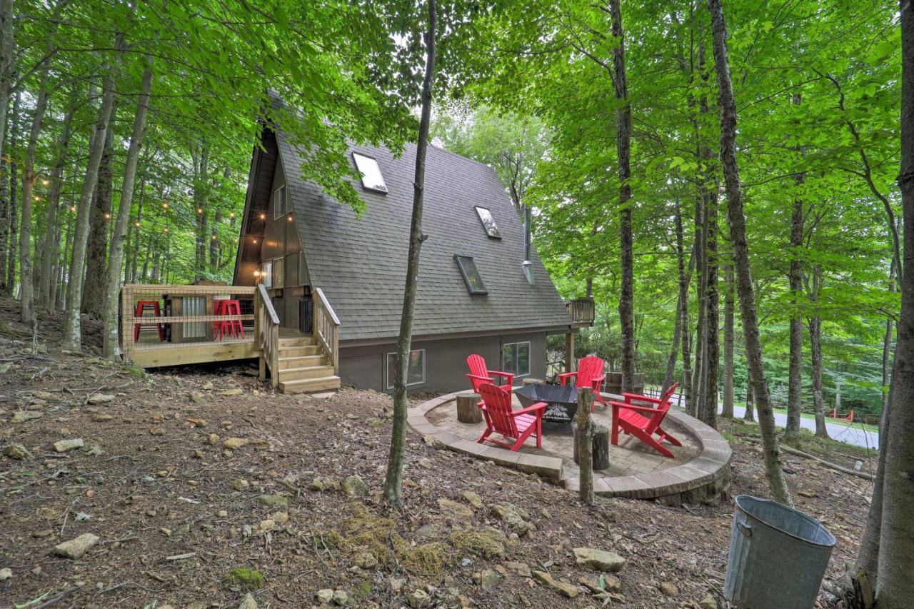 A-Frame Cabin With Hot Tub 1 Mi To Beech Mountain! Exterior photo