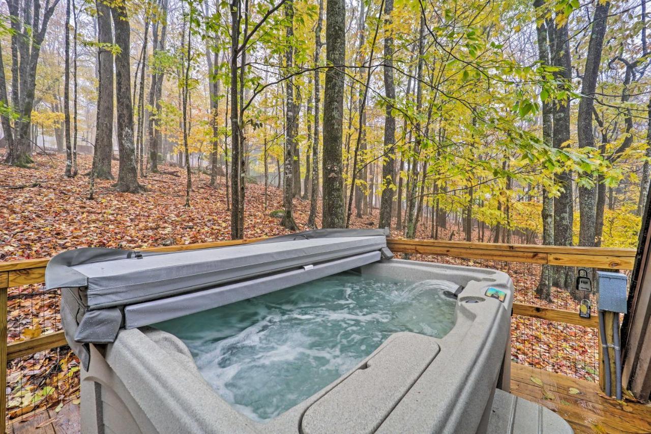 A-Frame Cabin With Hot Tub 1 Mi To Beech Mountain! Exterior photo