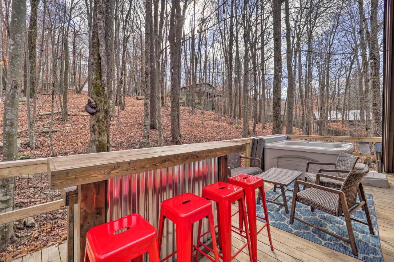 A-Frame Cabin With Hot Tub 1 Mi To Beech Mountain! Exterior photo