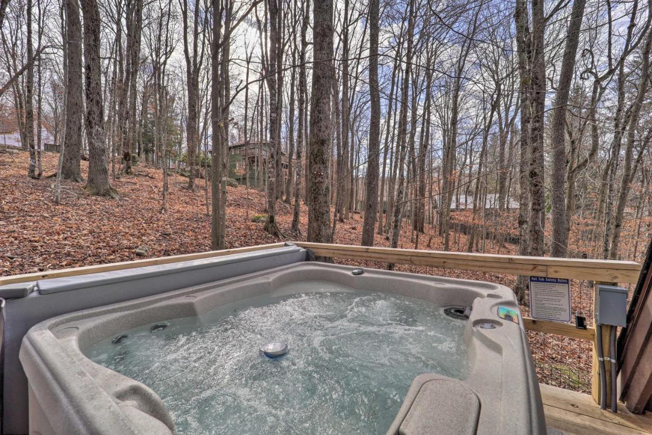 A-Frame Cabin With Hot Tub 1 Mi To Beech Mountain! Exterior photo